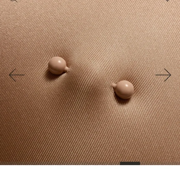 SKIMS pierced nipple bra. Worn once - Picture 2 of 8